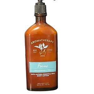Bath & Body Works Aromatherapy Eucalyptus Tea Body Lotion - Brown and Blue